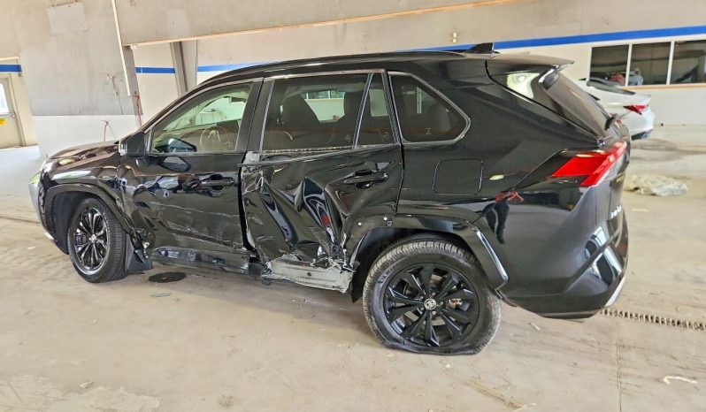 
								Toyota RAV4 full									