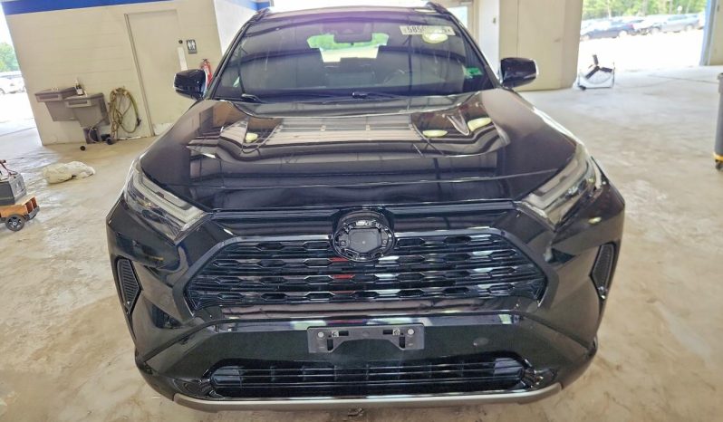 
								Toyota RAV4 full									