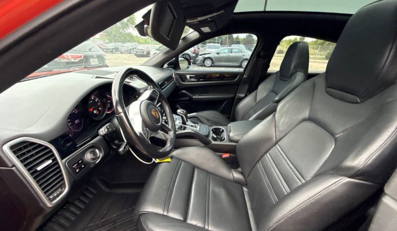 
								Porsche Cayenne Coupe full									