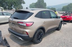 
										Ford Escape full									