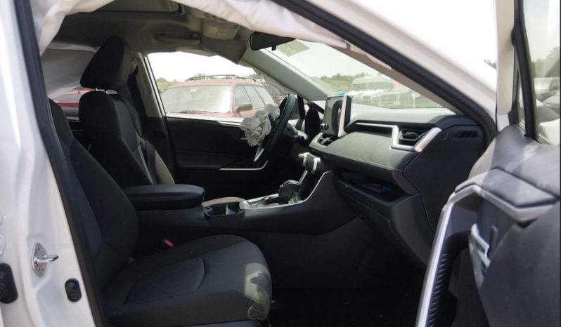 
								Toyota RAV4 full									