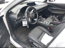
										Mazda CX-30 full									