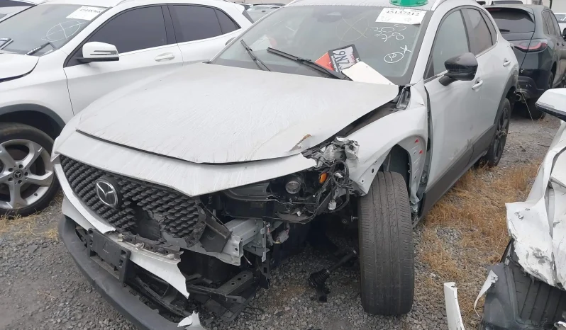 
								Mazda CX-30 full									