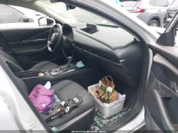 
										Mazda CX-30 full									