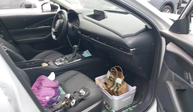 
								Mazda CX-30 full									