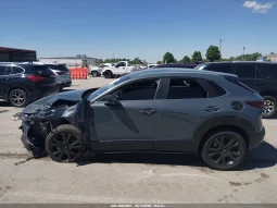 
										Mazda CX-30 full									