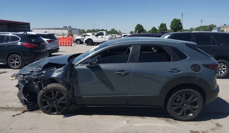 
								Mazda CX-30 full									