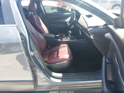 
										Mazda CX-30 full									