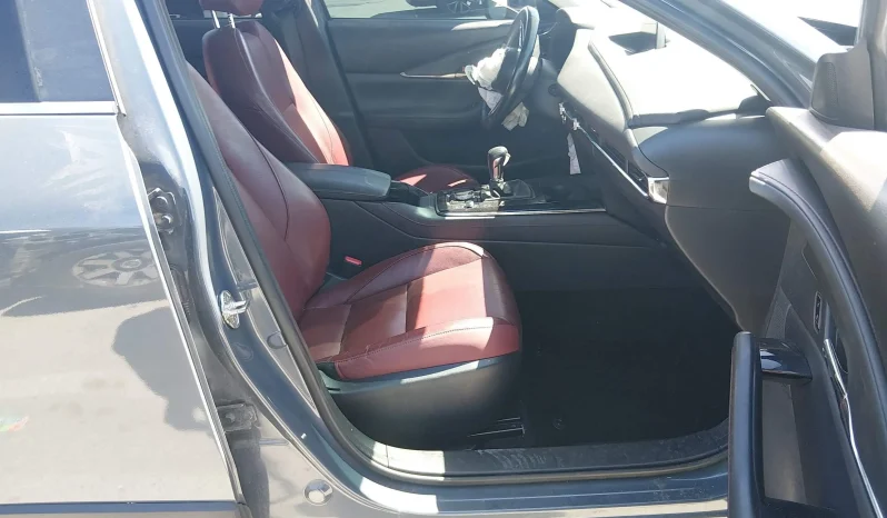 
								Mazda CX-30 full									
