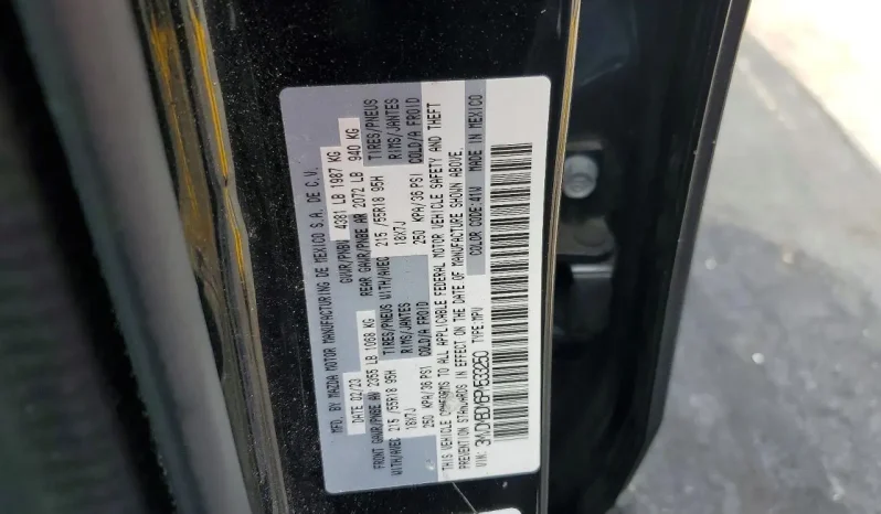 
								Mazda CX-30 full									