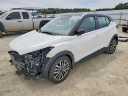 
										Nissan Kicks full									