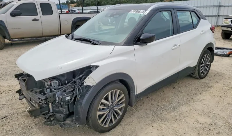 
								Nissan Kicks full									