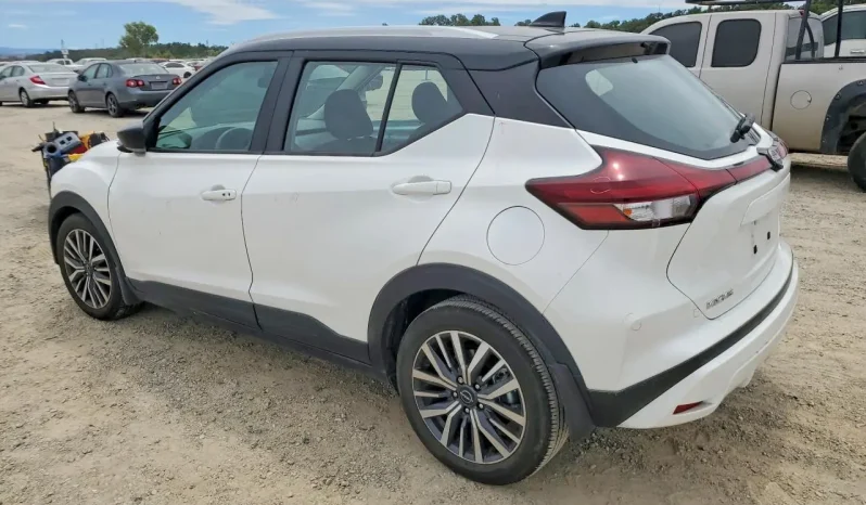 
								Nissan Kicks full									