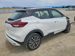 
										Nissan Kicks full									