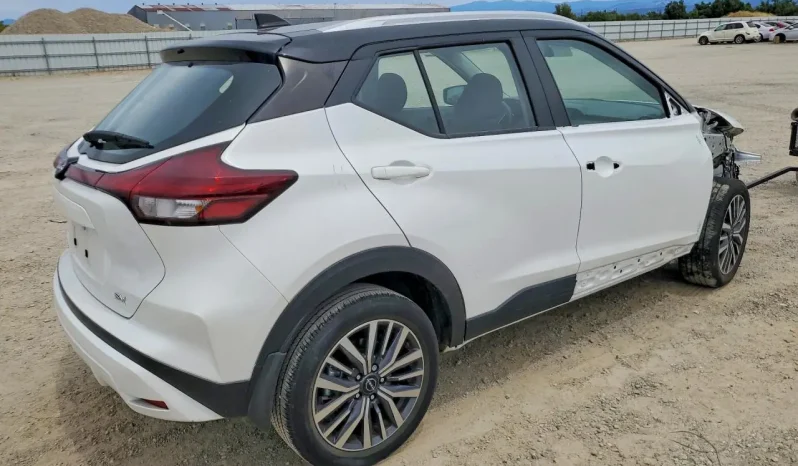 
								Nissan Kicks full									