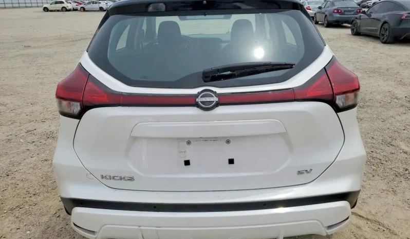 
								Nissan Kicks full									
