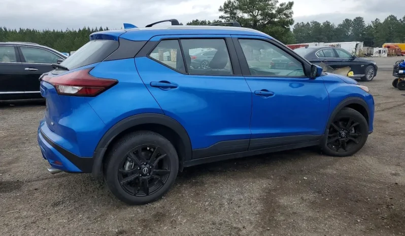 
								Nissan Kicks full									