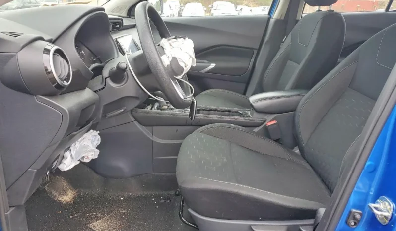 
								Nissan Kicks full									