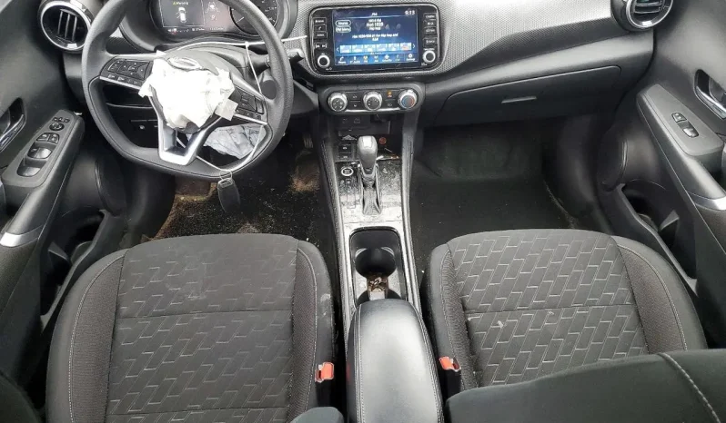 
								Nissan Kicks full									