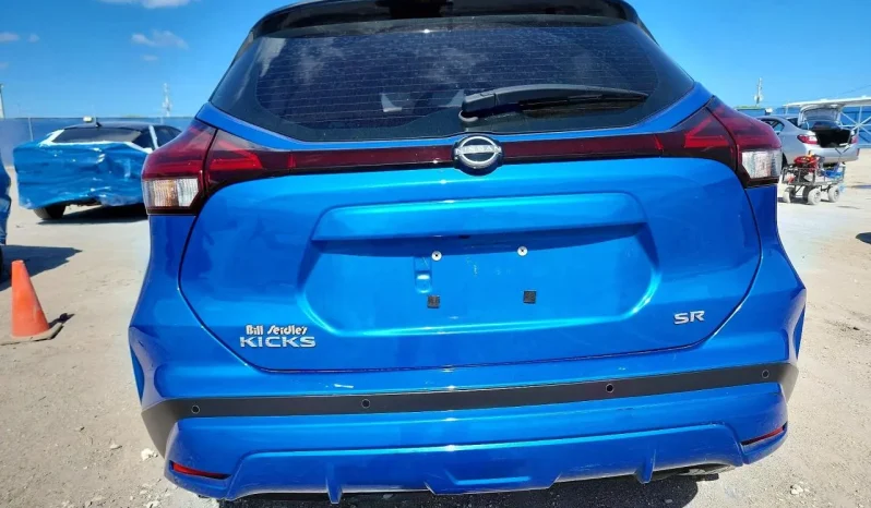 
								Nissan Kicks full									