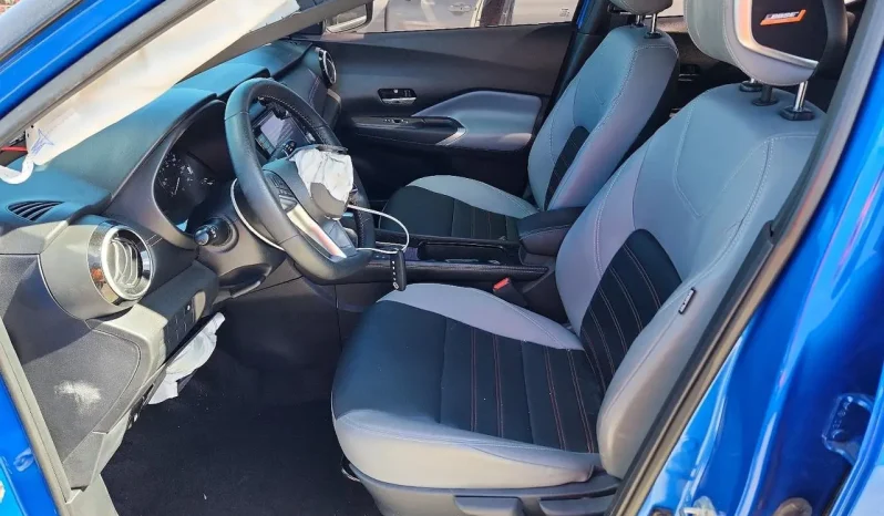 
								Nissan Kicks full									