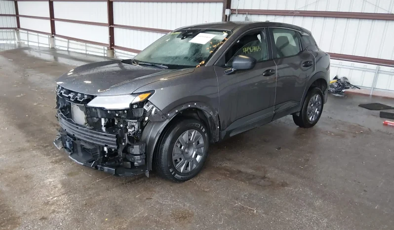 
								Nissan Kicks full									