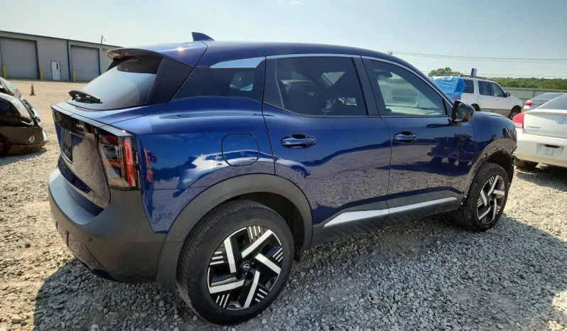 
								Nissan Kicks full									