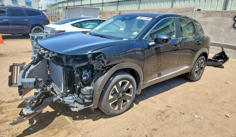 
								Nissan Kicks full									