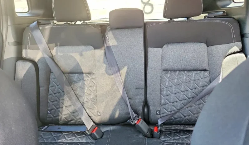 
								Nissan Kicks full									