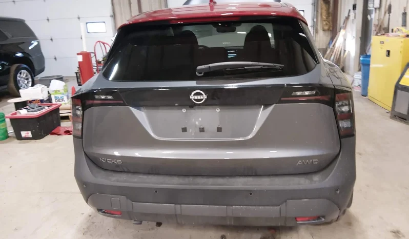 
								Nissan Kicks full									