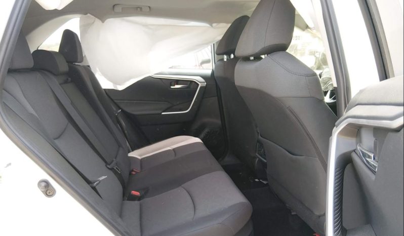 
								Toyota RAV4 full									