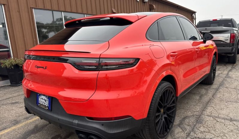 
								Porsche Cayenne Coupe full									