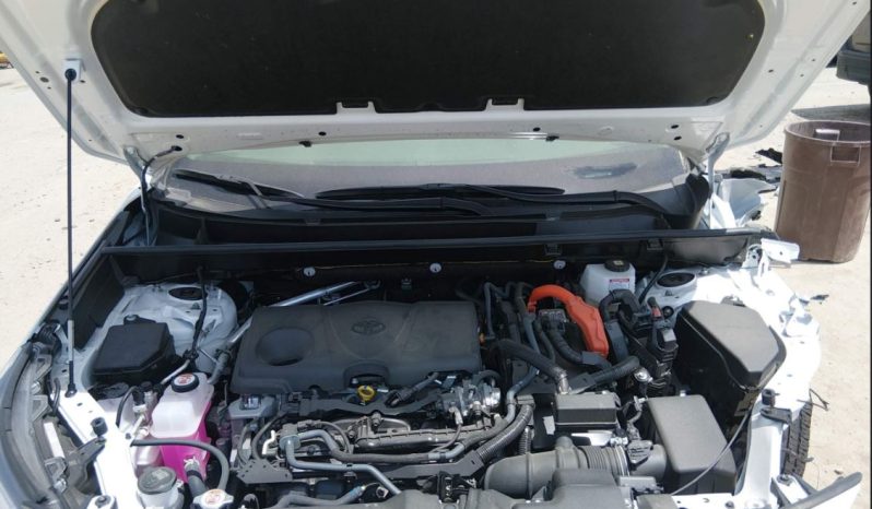 
								Toyota RAV4 full									
