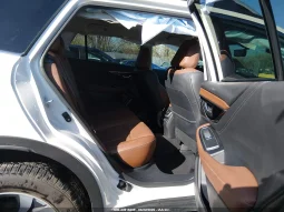 
										Subaru Outback full									