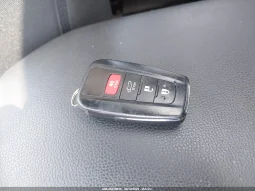 
										Toyota RAV4 full									