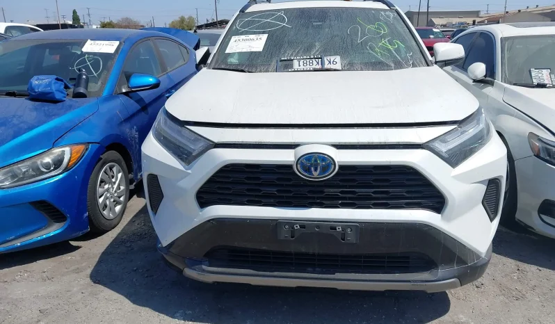 
								Toyota RAV4 full									