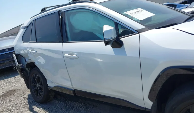 
								Toyota RAV4 full									