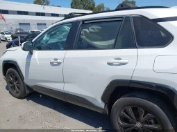 
										Toyota RAV4 full									