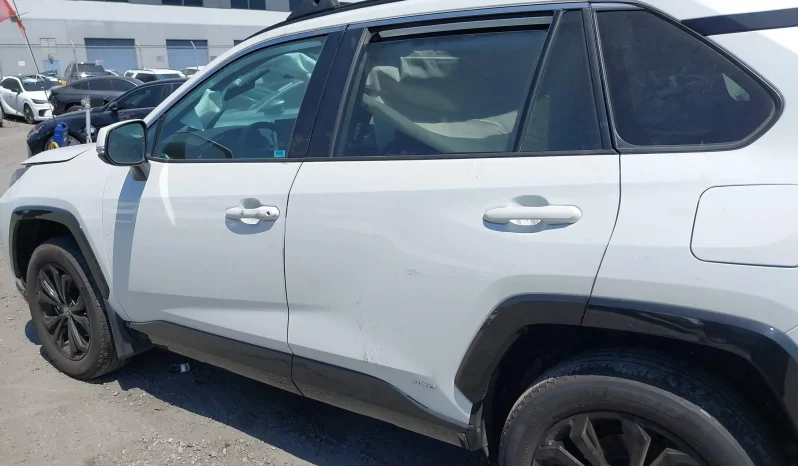 
								Toyota RAV4 full									
