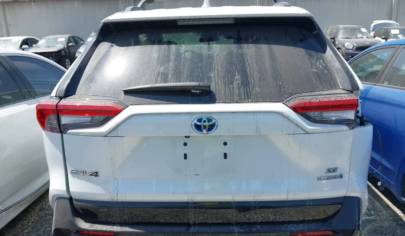 
								Toyota RAV4 full									