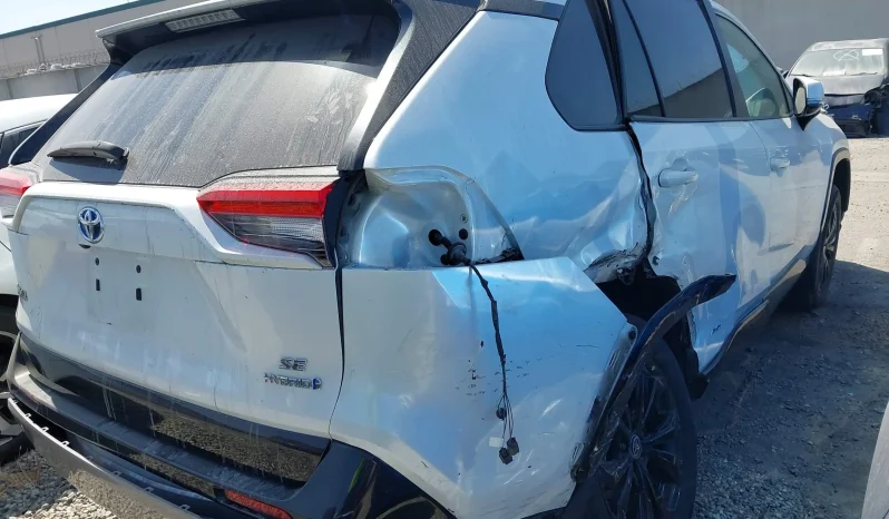 
								Toyota RAV4 full									