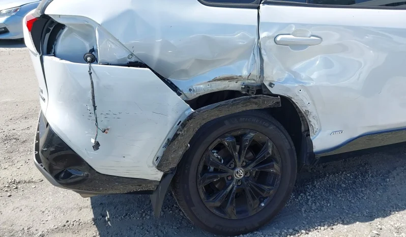
								Toyota RAV4 full									