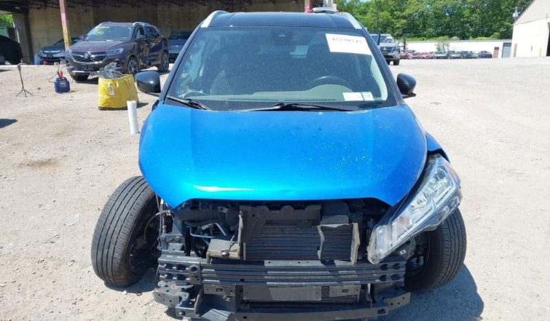 
								Nissan Kicks full									