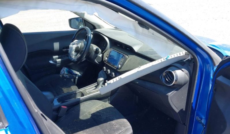 
								Nissan Kicks full									