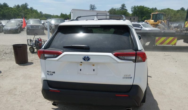 
								Toyota RAV4 full									