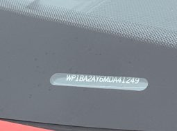
										Porsche Cayenne Coupe full									