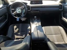 
										Mazda CX-50 full									