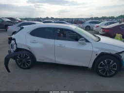
										Lexus UX 250H full									