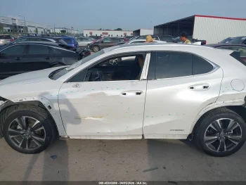 Lexus UX 250H