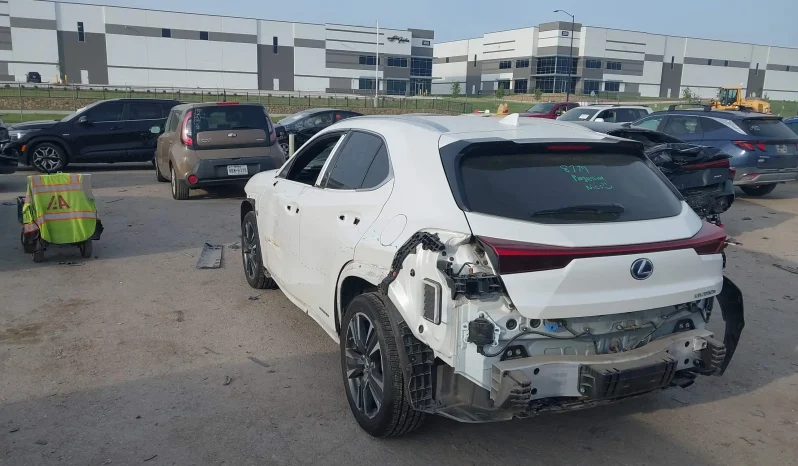 
								Lexus UX 250H full									